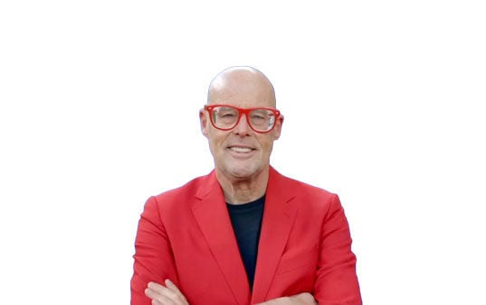 vincent-everts-blauwe-achtergrond-rood-pak